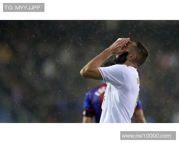 足球明星在赛场上的失误瞬间与背后的故事揭秘