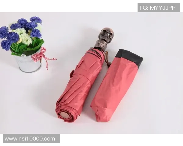 足球明星联名折叠雨伞时尚潮流新选择让你在雨天也能尽显个性魅力